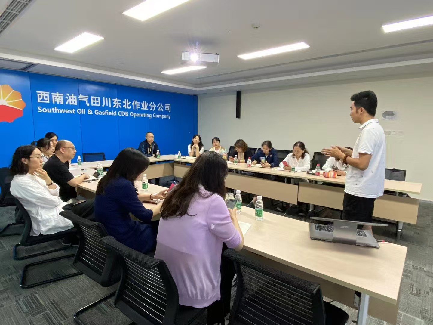 西南油气田川东北作业分公司工会兴趣小组摄影课程